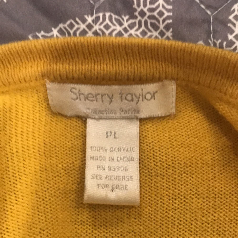 Yellow Sweater - Picture 3 of 3